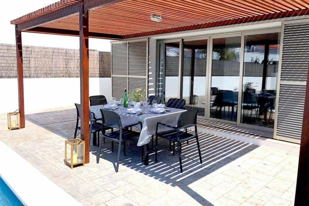 Villa d’Aina * Propiedad privada con piscina Cala en Bosch Esterno foto